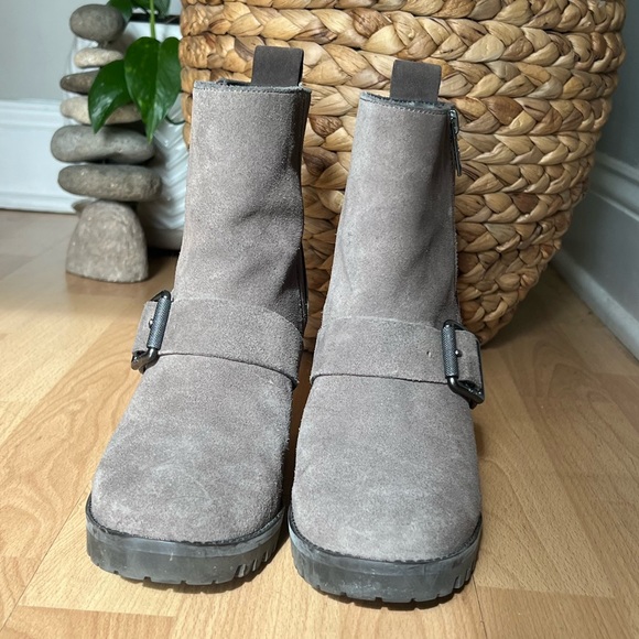 UGG Taupe Suede Buckle Booties Sz 7 - Picture 5 of 8